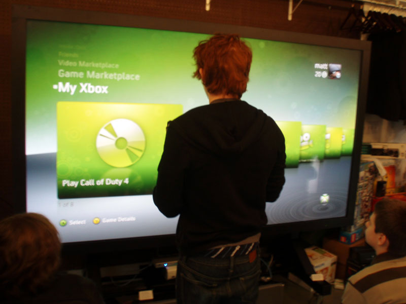 Illustration for article titled Gaming On A 103-Inch Plasma Television, Or Why You Should Embrace Split-Screen Multiplayer Again